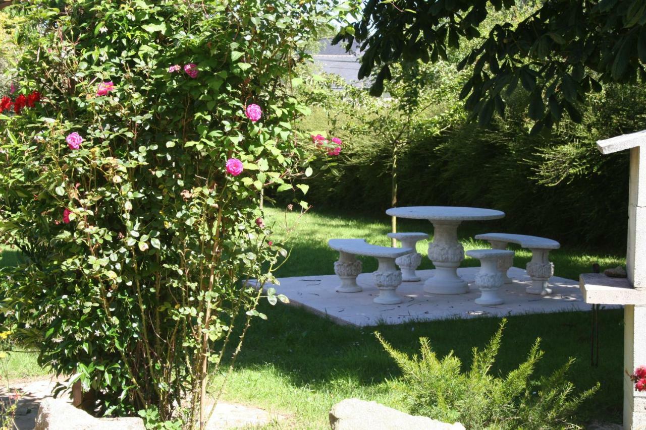 Chez Renee Et Raynal B&B Plounévez-Lochrist Εξωτερικό φωτογραφία