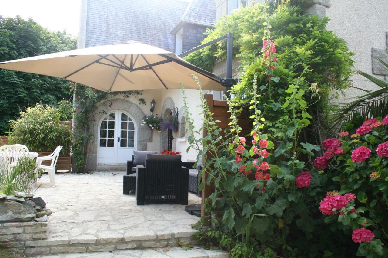 Chez Renee Et Raynal B&B Plounévez-Lochrist Εξωτερικό φωτογραφία